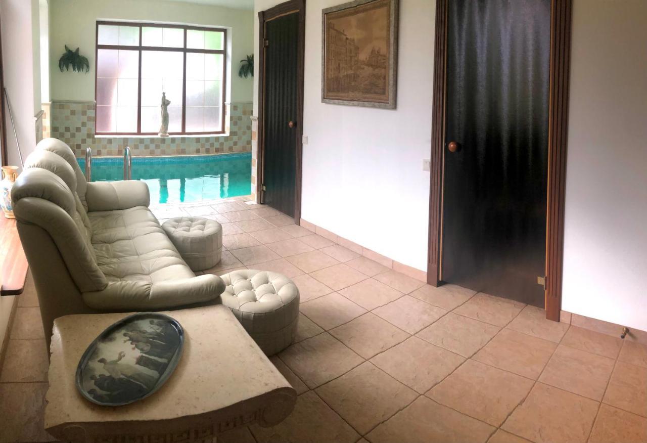 Guests House With Amazing Pool And Sauna Babite Bagian luar foto