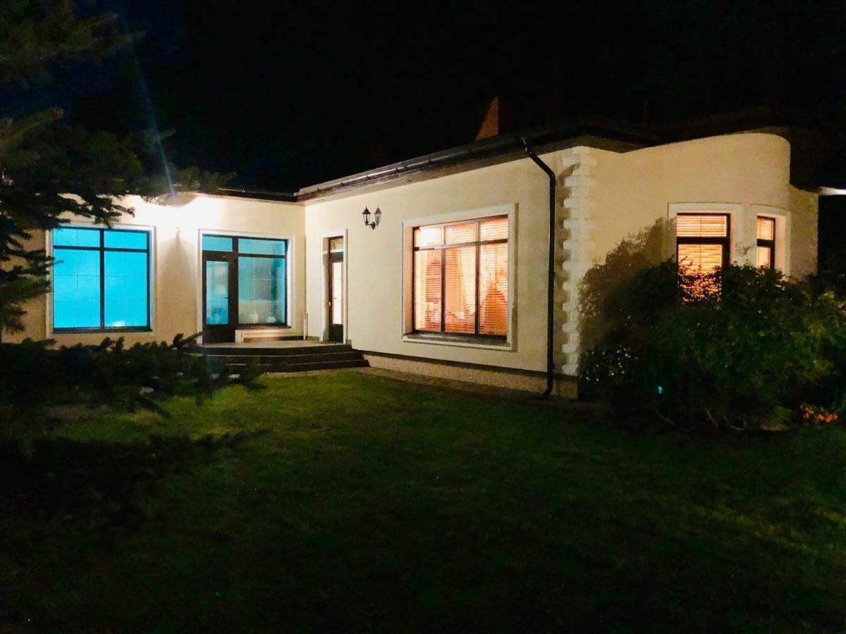 Guests House With Amazing Pool And Sauna Babite Bagian luar foto